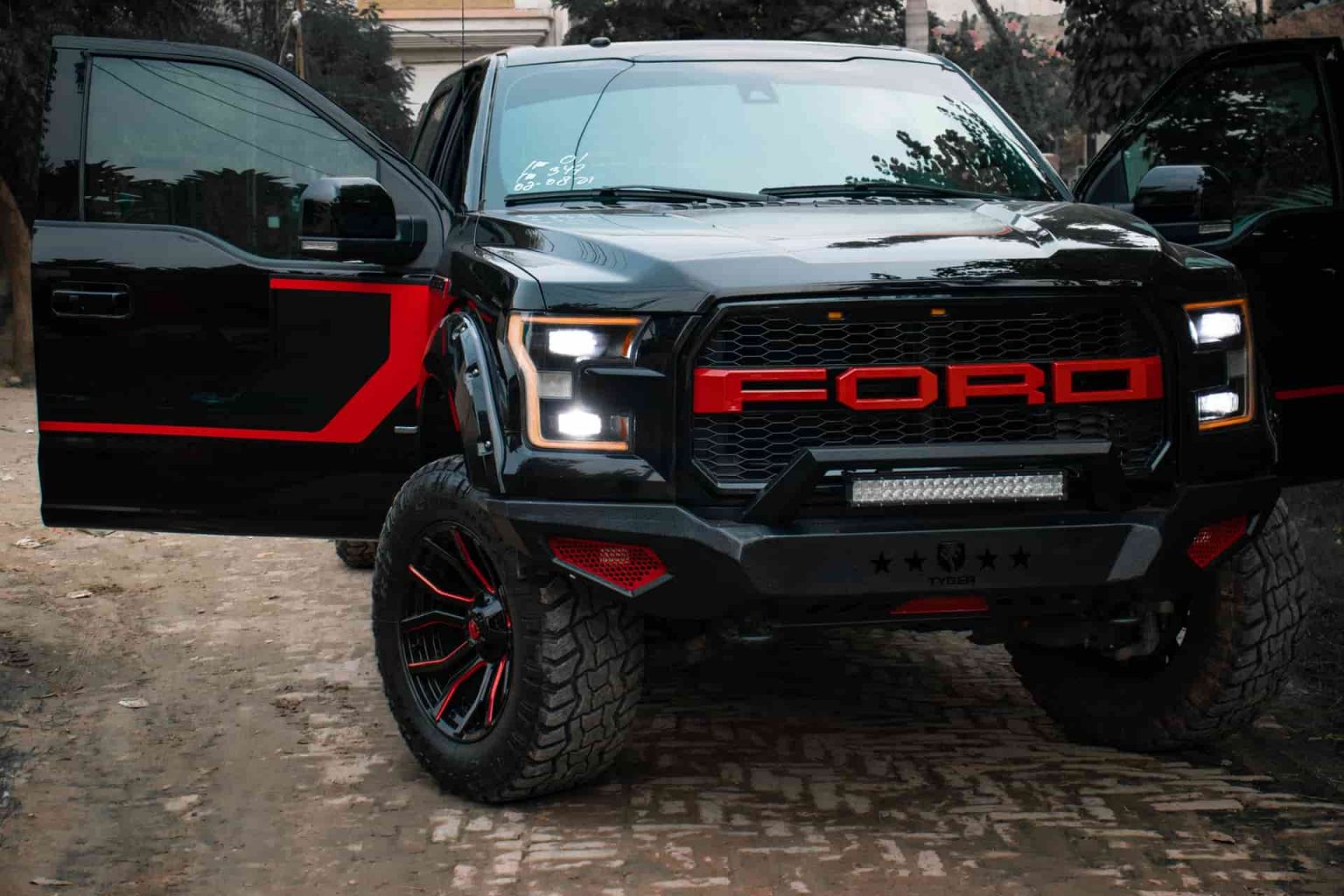 Ford F150 Payload Capacity For Every Trim (2021 Guide)