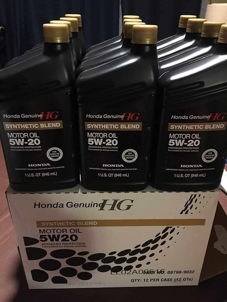 Honda Genuine 5W-20 Synthetic Blend Oil 